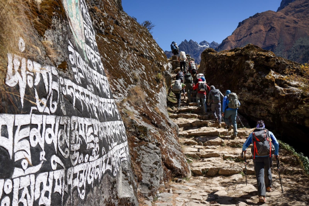 En route to Deboche. (Photo by Terray Sylvester)